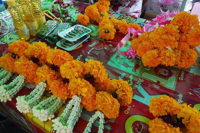 In and Around Bangkok Private Tour Guide With Custom Experience - Dress Code and Attire