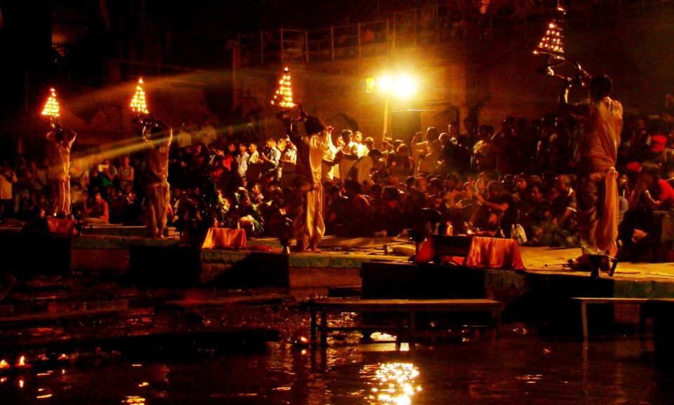 India: Evening Ganga Aarti With Dinner and Private Transfer - Detailed Itinerary
