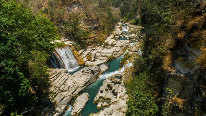 Individual Route Sumba - Private Driver - Free WI-FI - Sumbas Surfing Destinations