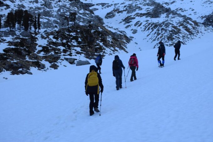 Indrahaar Pass Trek - Best Time to Visit