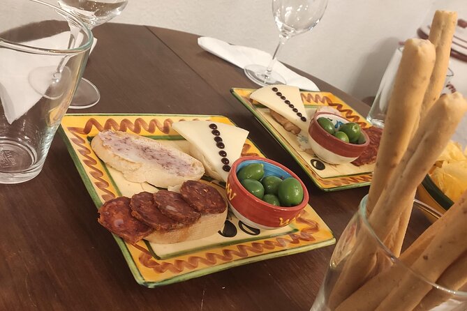 Indulge in Cordoba: Local Wines & Tapas Tasting - Dietary Considerations