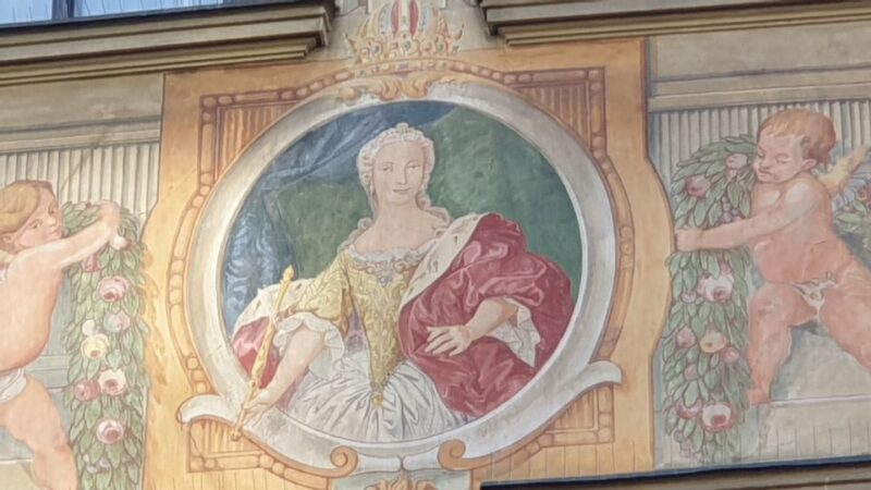 Innsbruck: City Highlights Private Guided Tour - Experience Historical Innsbruck