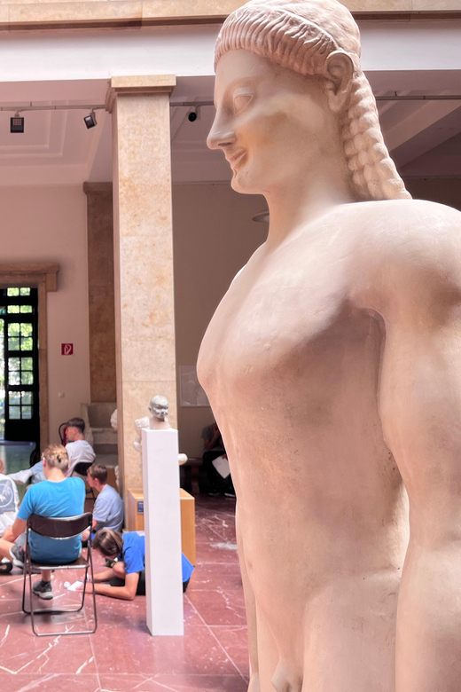 Innsbruck: Drawing Workshop at the University Museum - Materials and Support