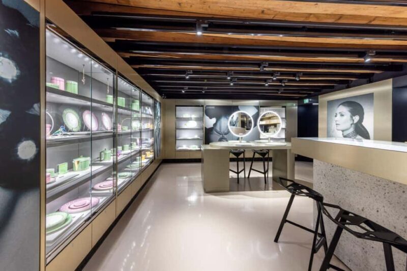 Innsbruck: Swarovski Exclusive Guided Tour with Drink & Gift - A Closer Look at the Swarovski Experience in Innsbruck