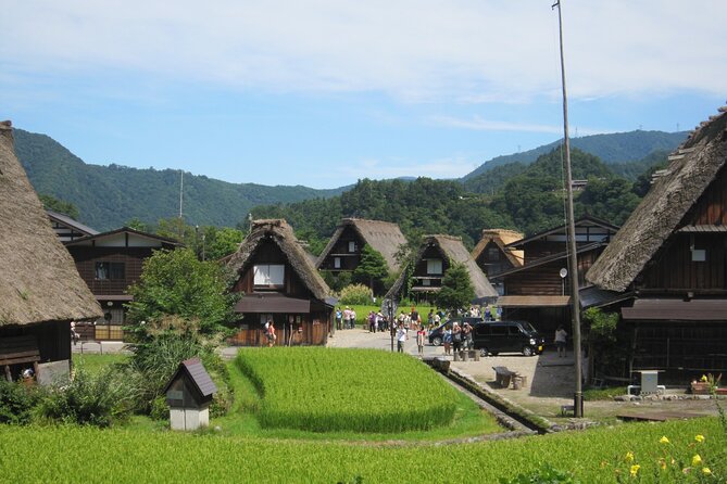 [Input TEXT TRANSLATED INTO English]:Weekend Only! World Heritage Shirakawago Day Bus Tour From Kanazawa Station - Exclusions