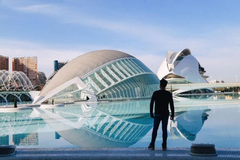 Instagram Tour of Valencia With a Private Photographer - Exploring Valencias Iconic Landmarks