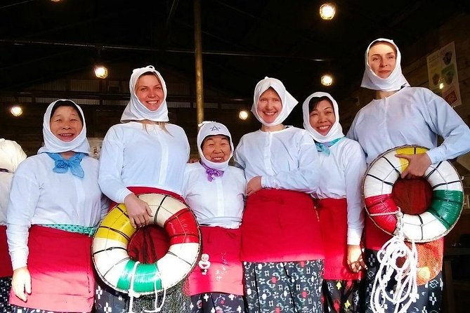 Interacting With Real AMA Divers in a Traditional AMA Hut (Ama Hut HACHIMAN) - Savoring the Authentic AMA Cuisine