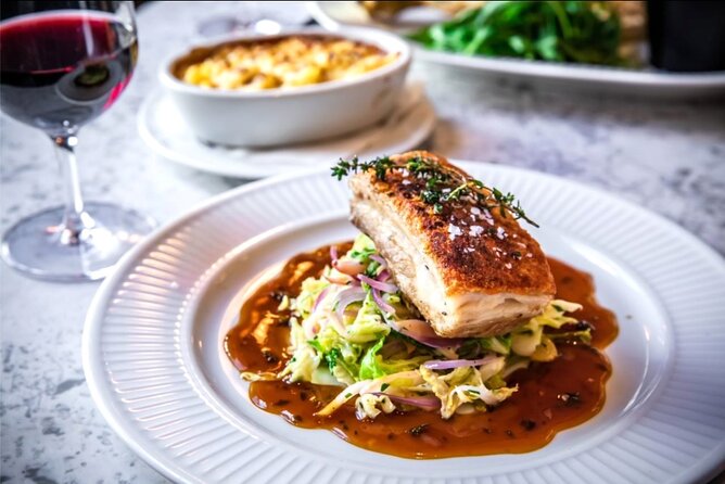 International Stand Up Comedy Showcase - Show & Dinner (Côte) - Accessibility