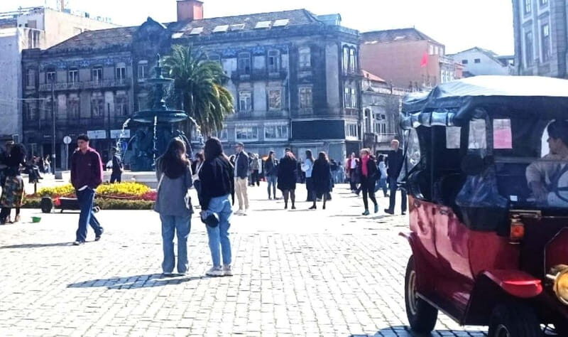 Invincible City of Porto Walking Tour - Key Points  
