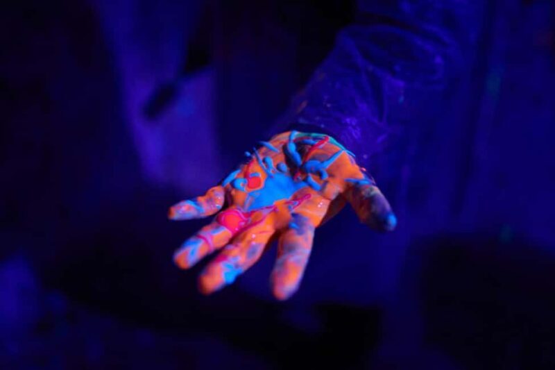 Irvine: Splatter Paint Room Experience - What to Expect from the Splatter Paint Room Experience