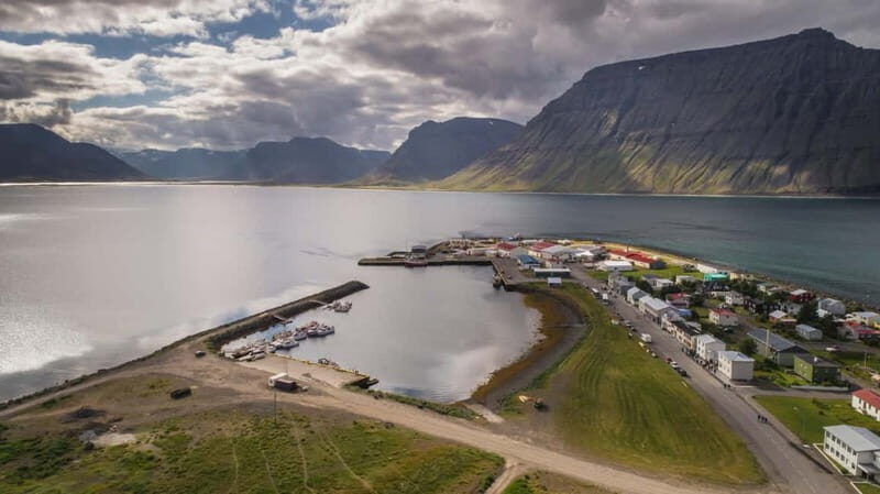 Ísafjörður: Flateyri Village tour: Nature, Culture, History - Key Points