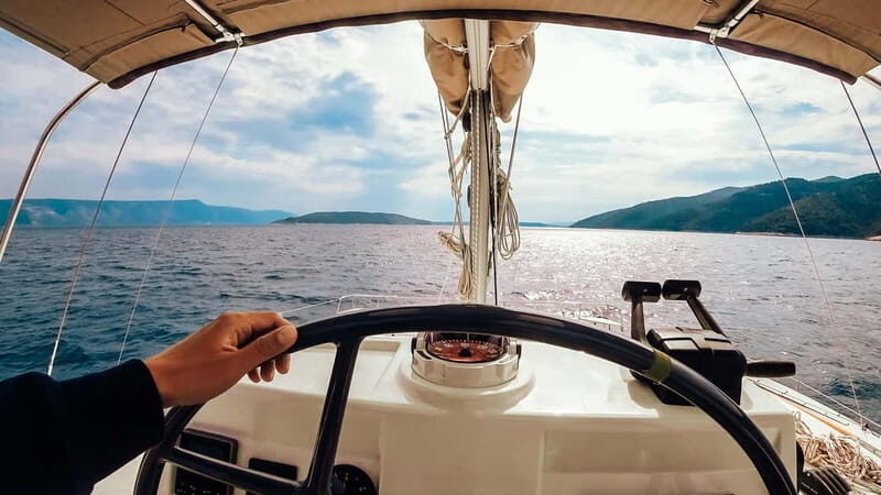 Ischia and Procida: Dinghy Excursion with Swim and Lunch Stop - The Value Proposition