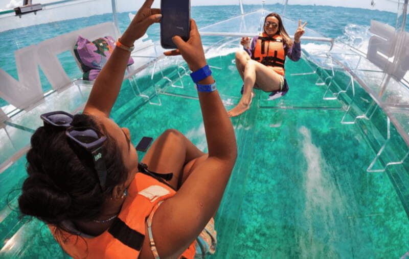 Isla mujeres: 100% transparent boat ride on board the boat - Key Points