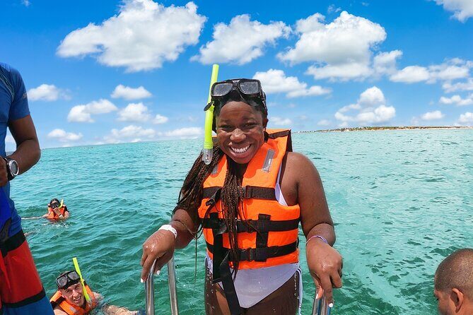 Isla Mujeres Catamaran from Cancun with Open bar and lunch - FAQ