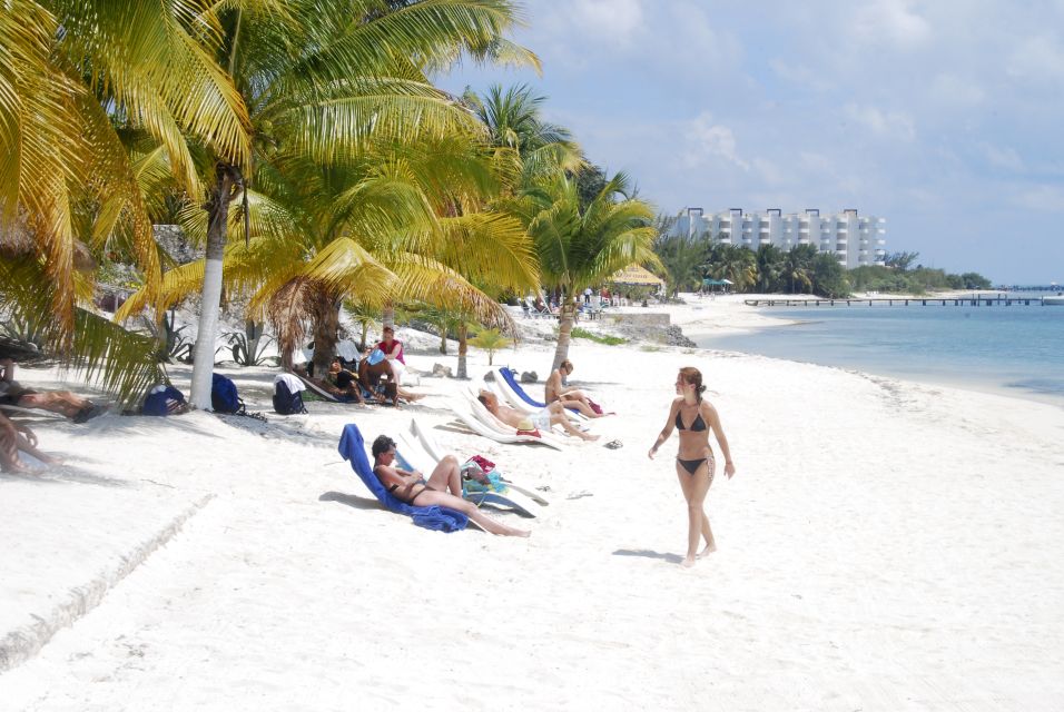 Isla Mujeres: Catamaran With Open Bar, Snorkeling and Lunch - Exploring Isla Mujeres