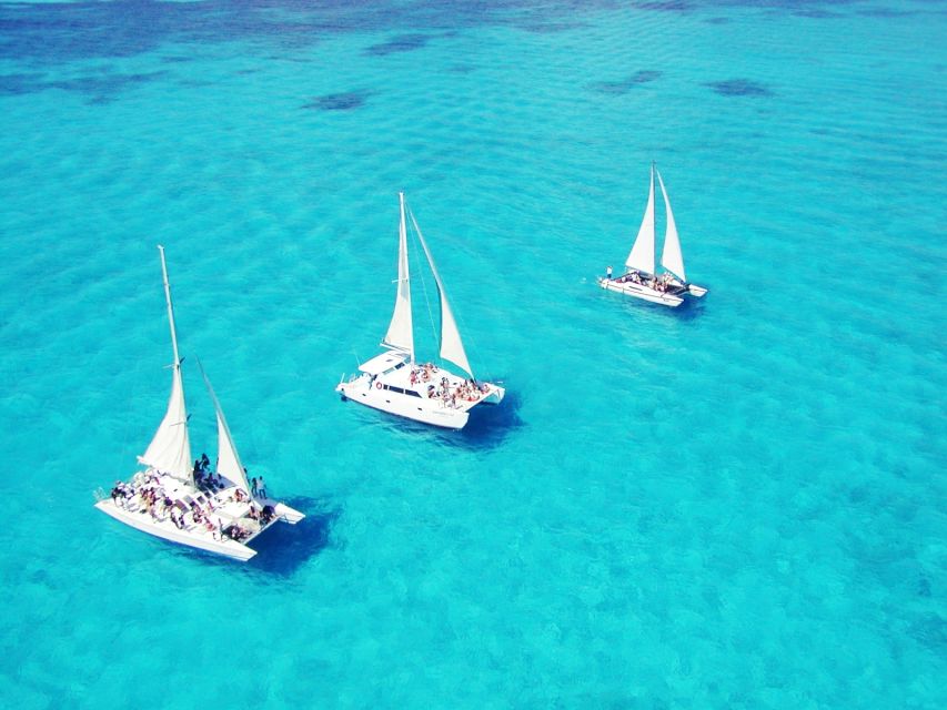 Isla Mujeres: Catamaran With Open Bar, Snorkeling and Lunch - Travelers Insurance Included