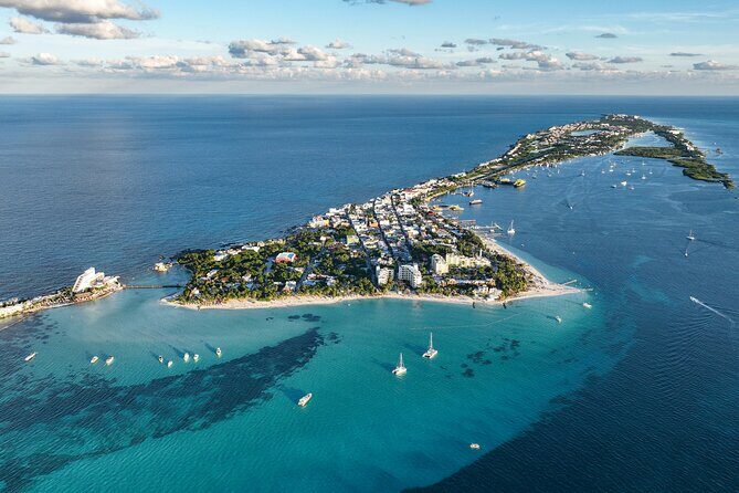 Isla Mujeres Full-Day Catamaran Tour  Buffet, Open Bar & Pickup - Who Should Consider This Tour?