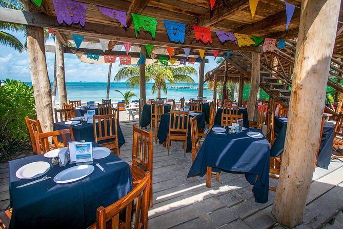 Isla Mujeres in Catamaran - Practical Tips for the Perfect Day