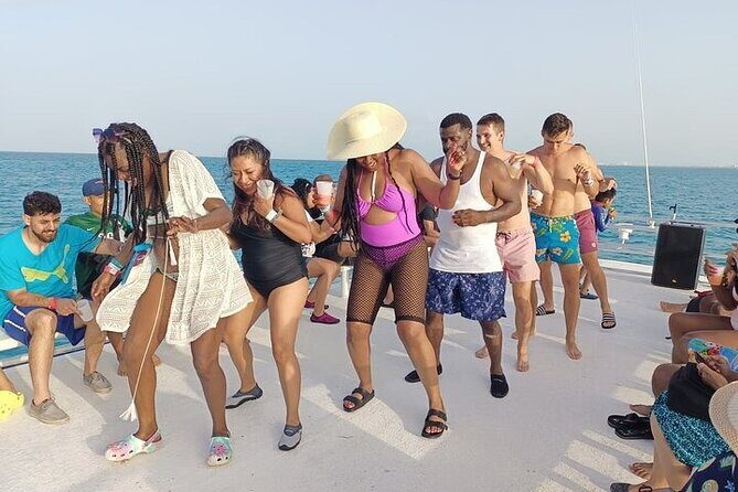 Isla Mujeres party on board! Catamaran,Lagoon,Snorkel & Downtown - The value proposition