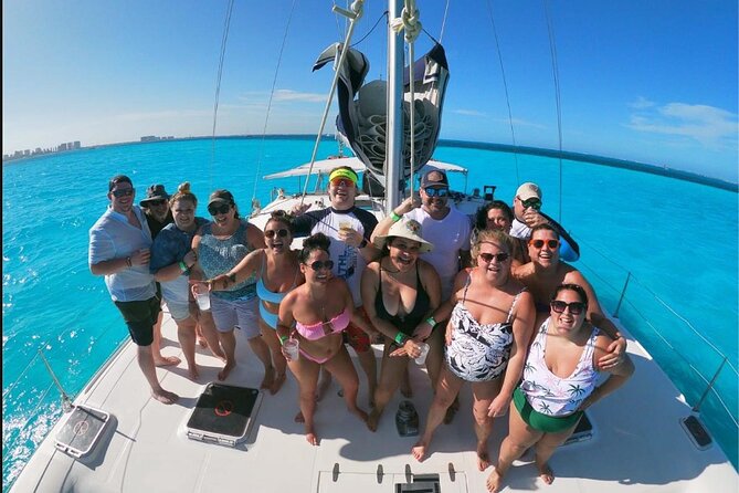 Isla Mujeres Premium Catamaran Tour With Transportation From Playa Del Carmen - Customer Experiences