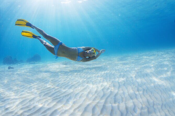 Isla Mujeres tour 12 p.m. Best time Less People - Authentic Experiences and Practical Tips