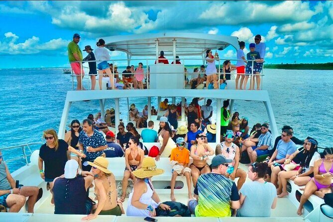 Isla Saona Exclusive Tour with Catamaran & Natural Pool - Timing and Pacing