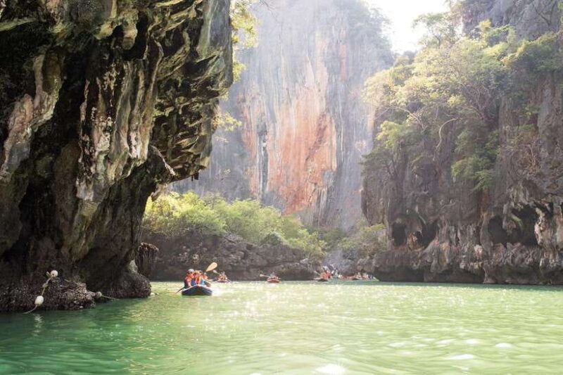 Island Discovery: James Bond Islands - Inclusions