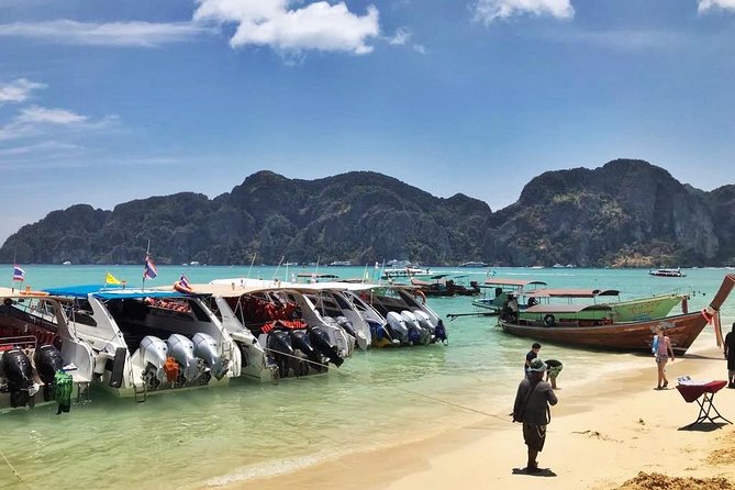 Island Hopping in the Phi Phi Islands - Highlights of the Tour