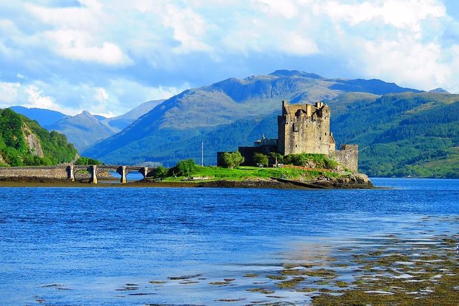 Isle of Skye Full Day Private Tour From Inverness - Tour Guide Experience