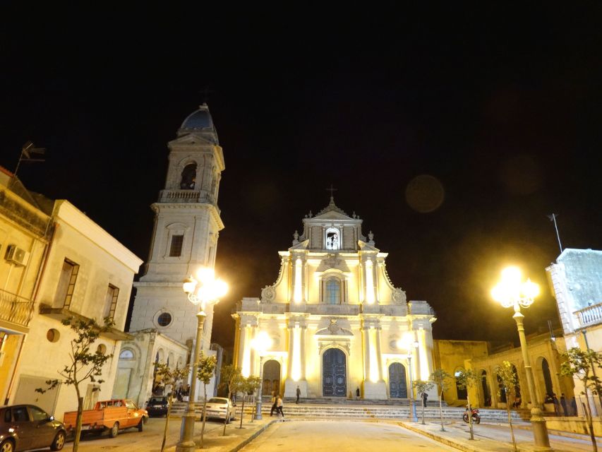 Ispica: Baroque Architectural Guided Walking Tour - Statue of Christ at the Column