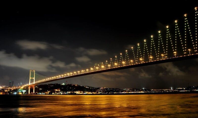 Istanbul: A short trip along the Bosphorus in the evening - What You Can Expect from the Tour