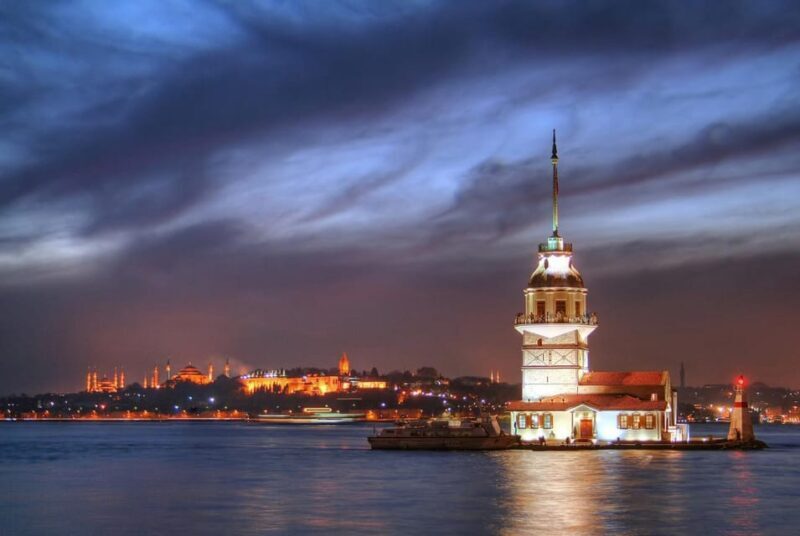 Istanbul: A short trip along the Bosphorus in the evening - The Value of a Short Bosphorus Cruise