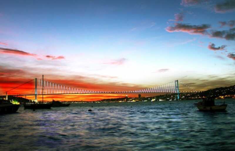 Istanbul Bosphorus Dinner Cruise &Entertainment hotel pickup - The Sum Up: Who Is This Experience Best For?