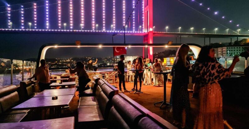 Istanbul: Bosphorus Dinner Cruise w/ Drinks & Entertainment - What Sets This Tour Apart