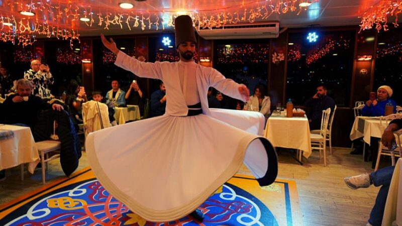 Istanbul: Bosphorus Dinner Cruise With Drinks & Turkish Show - Food and Beverage Options