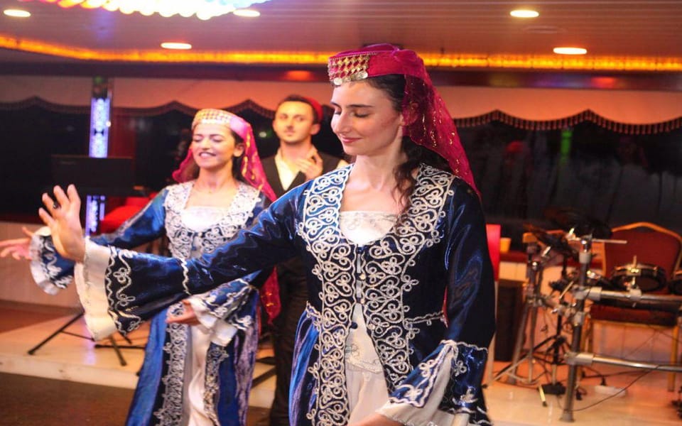 Istanbul: Bosphorus Dinner Cruise with Entertainment - Value and Practical Tips