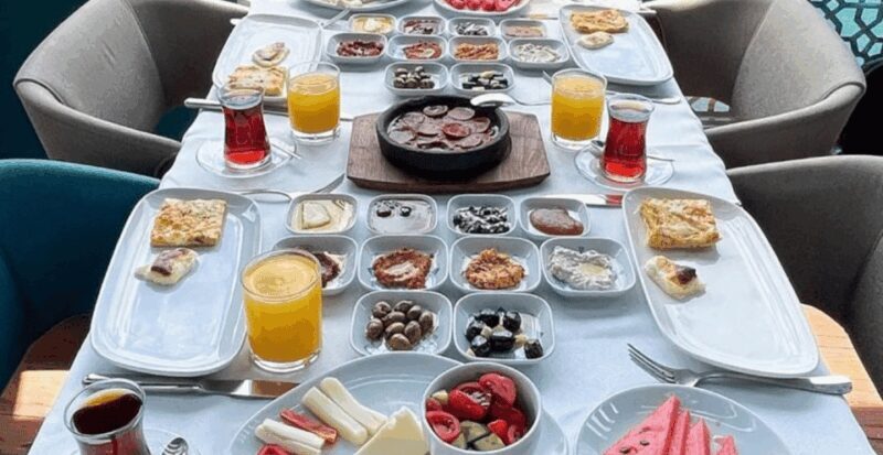 Istanbul: Bosphorus Morning Cruise with Breakfast - Accessibility and Logistics