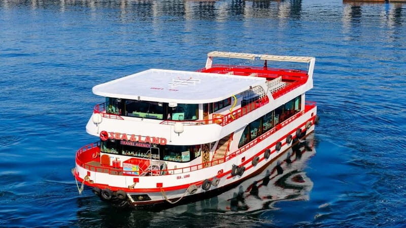 Istanbul: Bosphorus Sightseeing Cruise Tour with Audio Guide - Key Points: