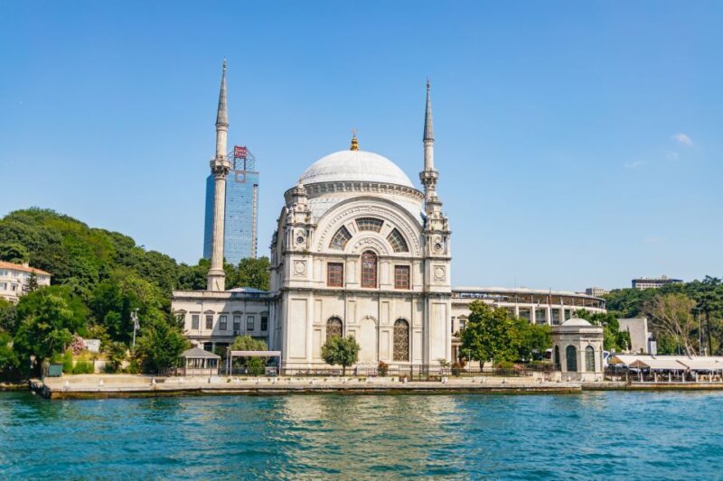 Istanbul: Bosphorus Yacht Cruise with Stopover on Asian Side - Introduction to the Cruise