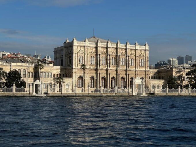 Istanbul: Cruise and Dine 2.5-Hour Bosphorus Lunch Tour - Frequently Asked Questions