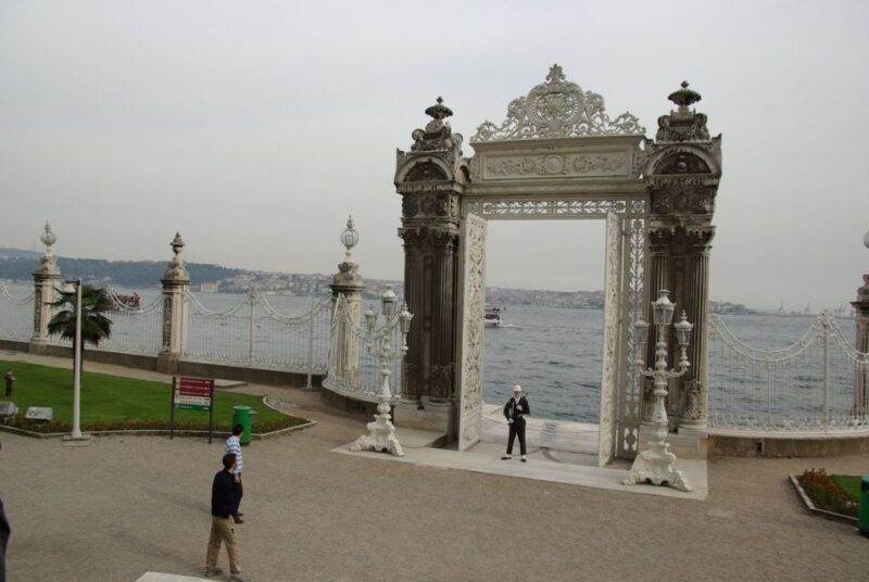 Istanbul: Dolmabahce Palace and Grand Bazaar Tour - Customer Reviews and Ratings