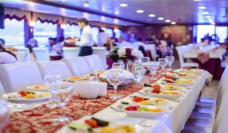 Istanbul: Evening Bosphorus Dinner Cruise with Belly Dance - Key Points