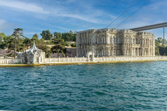 Istanbul Full Day Europe and Asia Sides Tour - A Day in Istanbul: What to Expect