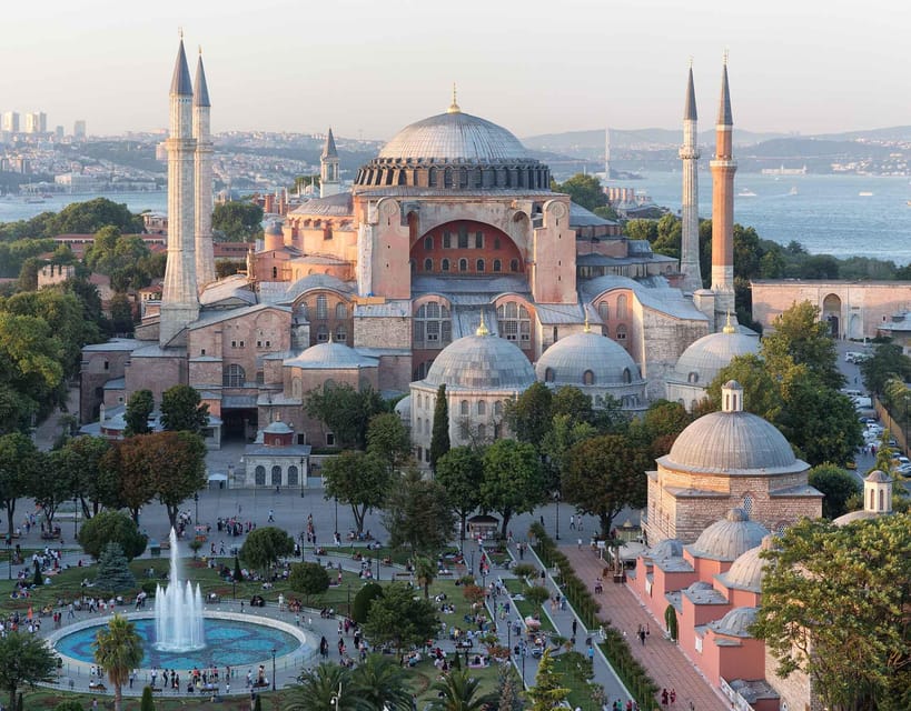 Istanbul: Hagia Sophia and Blue Mosque Tour with Tickets - The Heart of Istanbul: A Historic Walk in 2.5 Hours