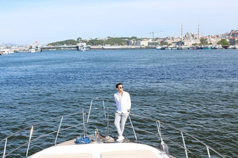 Istanbul: Luxury Yacht Tour at Sunset w Snacks - Why Choose This Tour?