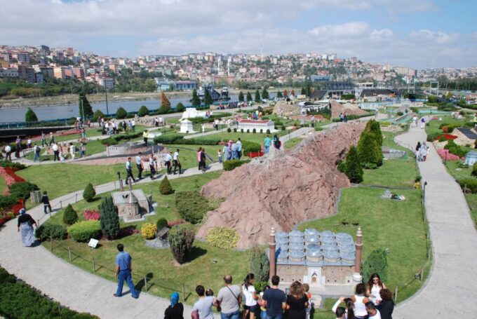 Istanbul: Miniaturk Museum & Shopping Tour - Tips for a Great Experience