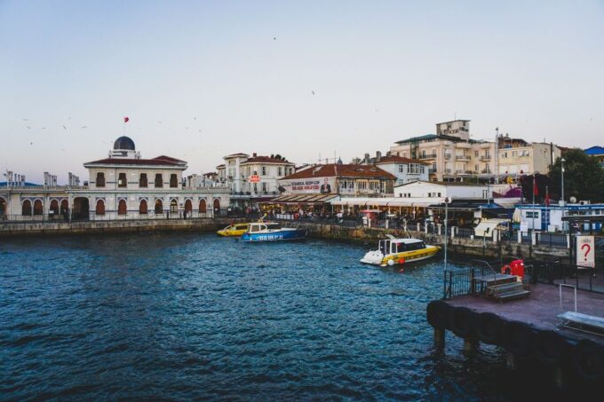 Istanbul: Princes Islands Cruise W/Music, Lunch & Transfer - Tips for Your Trip