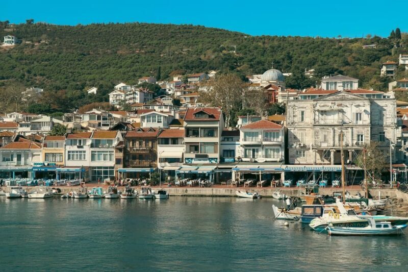 Istanbul: Princes Islands Walking Full-Day Tour - The Experience Begins: From Istanbul to the Islands