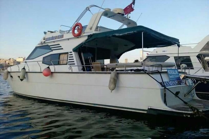 Istanbul Private 2 Hours Bosphorus Yacht Cruise + Hotel Transfers - Stunning Views and Landmarks