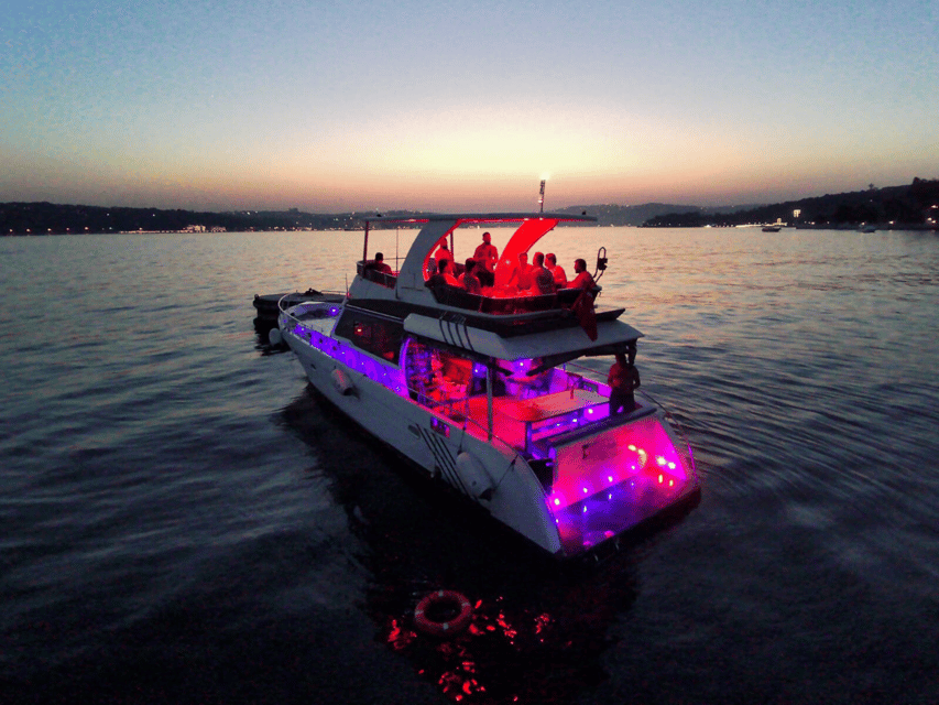 Istanbul: Private Yacht Organization on Bosphorus (14 Meter) - Comfort and Amenities Onboard